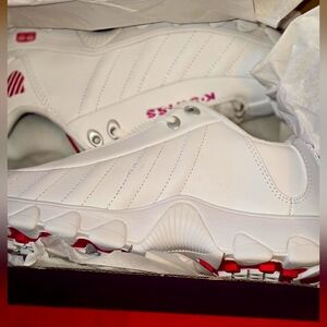 Size 8 brand new in box tennis shoe